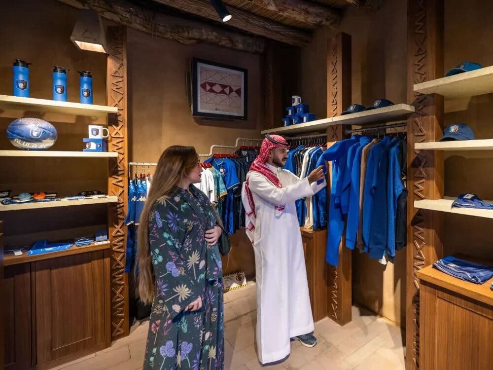 جولة بين روائع العلا جبل الفيل والبلدة القديمة 